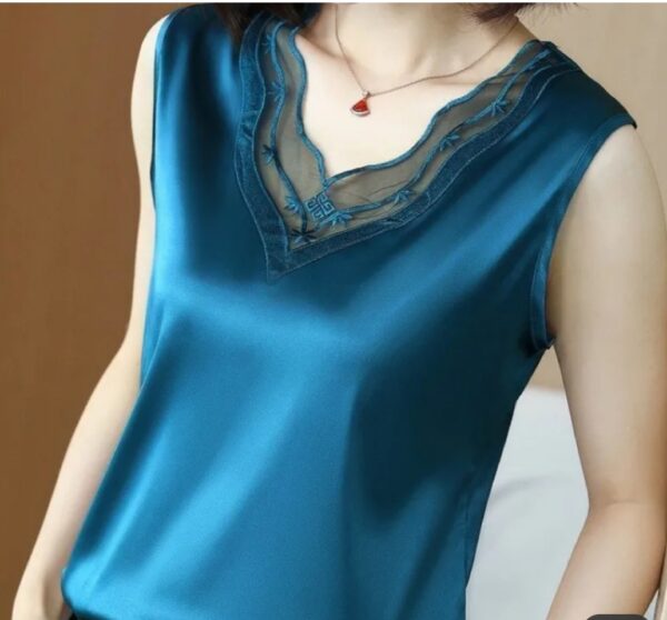 Satin sleeveless top for women's